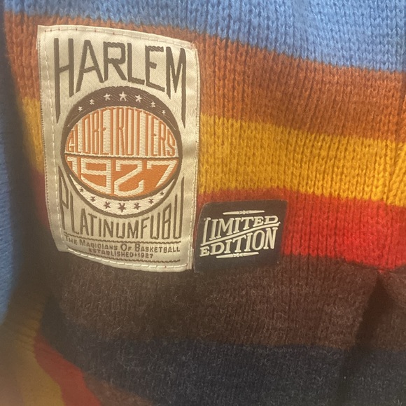 Harlem Globetrotters limited Edition V Neck Sweater Size Small ( 17 A ) - Picture 6 of 6
